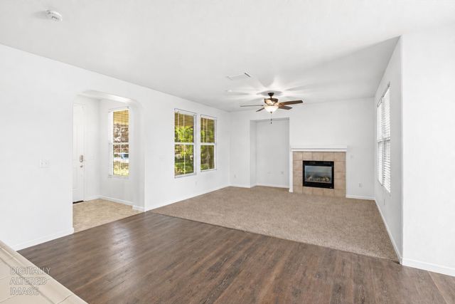 2129 Golden Gate Dr, Plumas Lake, CA 95961