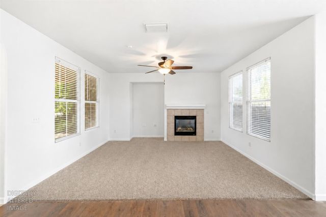 2129 Golden Gate Dr, Plumas Lake, CA 95961