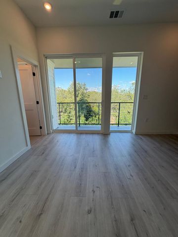 2000 Riverside Farms RD 12101, Austin, TX 78741