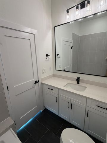 2000 Riverside Farms RD 12101, Austin, TX 78741