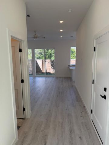 2000 Riverside Farms RD 12101, Austin, TX 78741