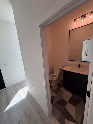 2000 Riverside Farms RD 12101, Austin, TX 78741