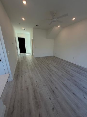 2000 Riverside Farms RD 12101, Austin, TX 78741