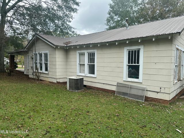 429 NE 1st Avenue, Magee, MS 39111