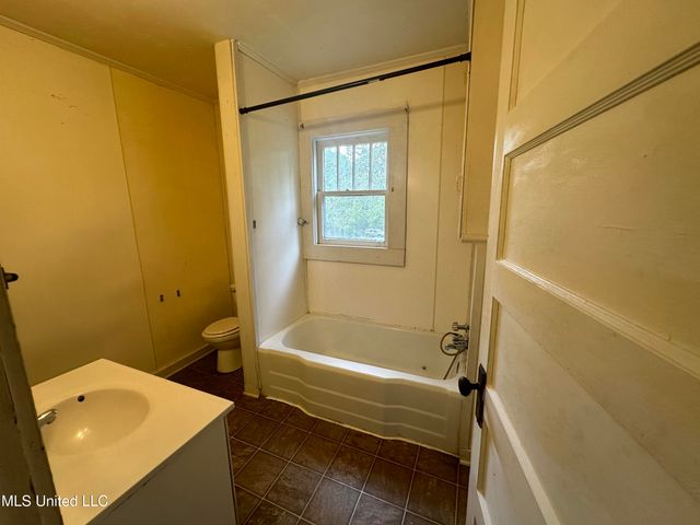 429 NE 1st Avenue, Magee, MS 39111