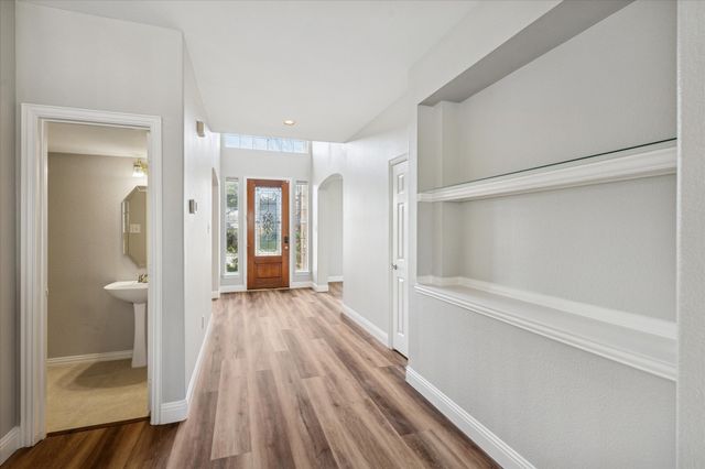 2300 Caldwell Drive, Bedford, TX 76021