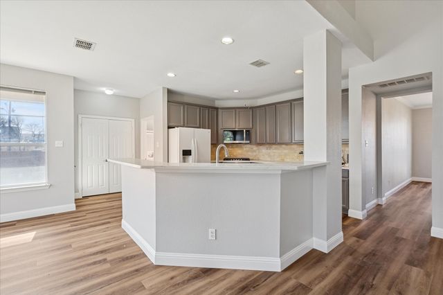 2300 Caldwell Drive, Bedford, TX 76021