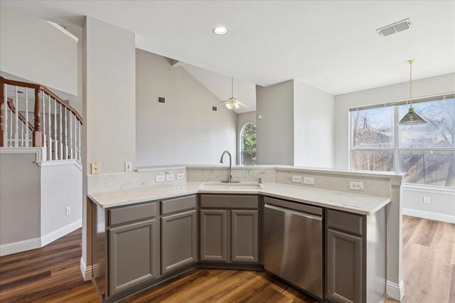 2300 Caldwell Drive, Bedford, TX 76021