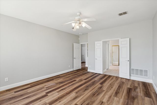 2300 Caldwell Drive, Bedford, TX 76021