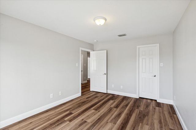 2300 Caldwell Drive, Bedford, TX 76021