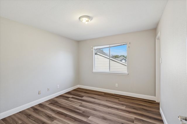 2300 Caldwell Drive, Bedford, TX 76021