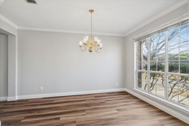 2300 Caldwell Drive, Bedford, TX 76021