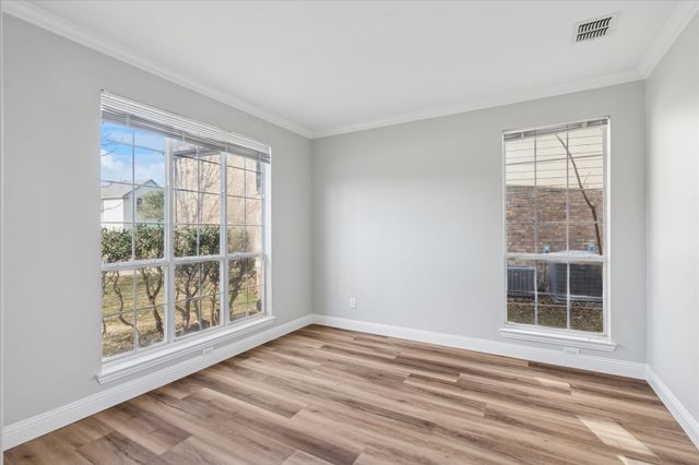 2300 Caldwell Drive, Bedford, TX 76021