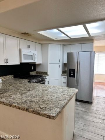 2152 Falcon Pointe Lane, Henderson, NV 89074