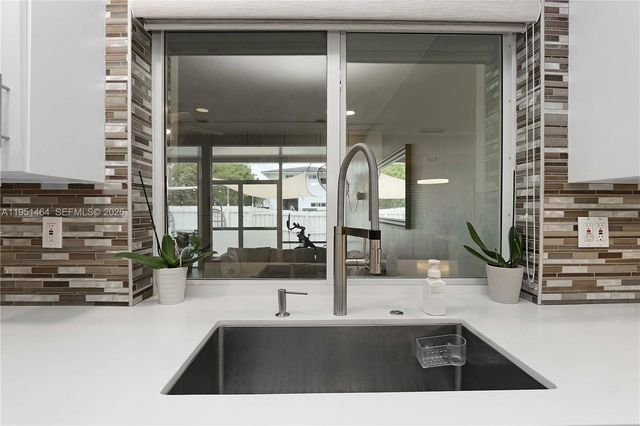 844 Johnson St, Hollywood, FL 33019