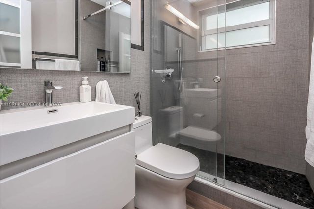 844 Johnson St, Hollywood, FL 33019