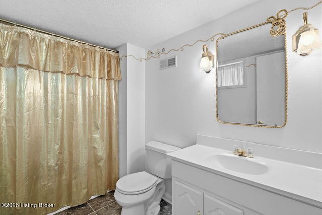 3103 Evon Ct, Jeffersontown, KY 40299