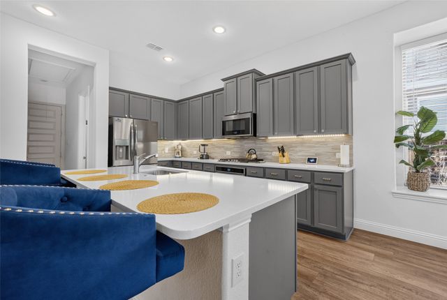 7223 Fallen Crest Lane, Arlington, TX 76001