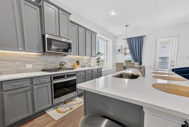 7223 Fallen Crest Lane, Arlington, TX 76001