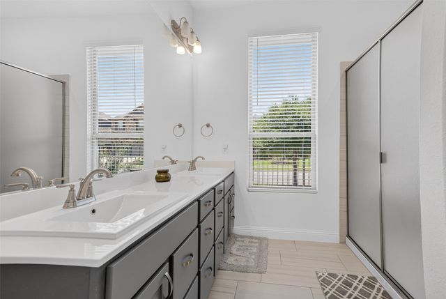 7223 Fallen Crest Lane, Arlington, TX 76001