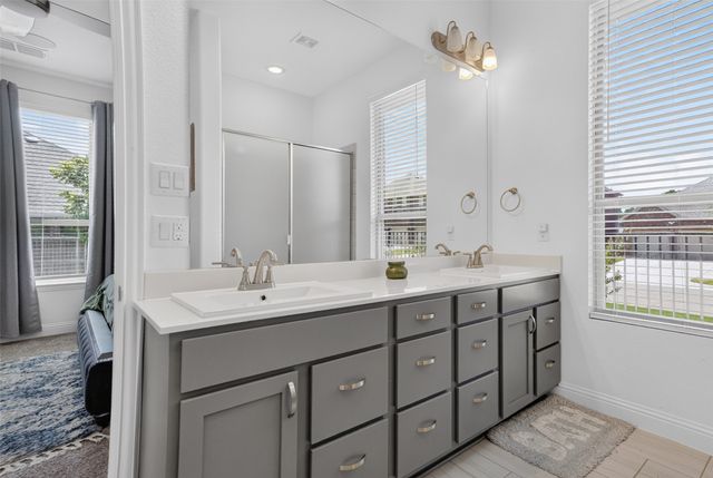 7223 Fallen Crest Lane, Arlington, TX 76001