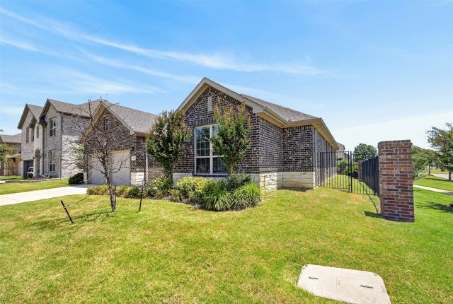 7223 Fallen Crest Lane, Arlington, TX 76001