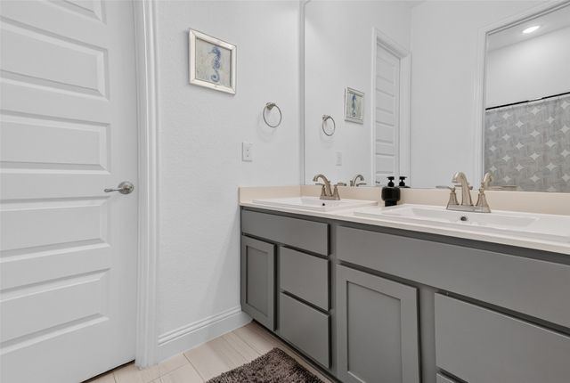 7223 Fallen Crest Lane, Arlington, TX 76001