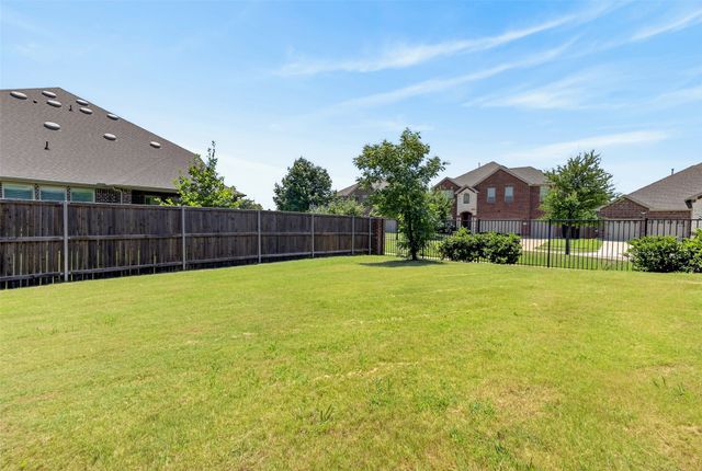 7223 Fallen Crest Lane, Arlington, TX 76001