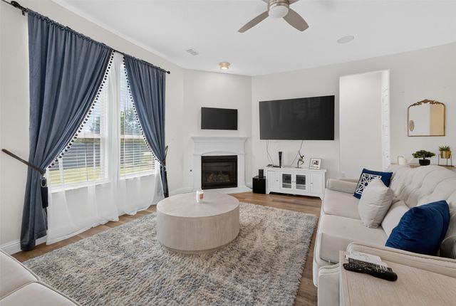 7223 Fallen Crest Lane, Arlington, TX 76001