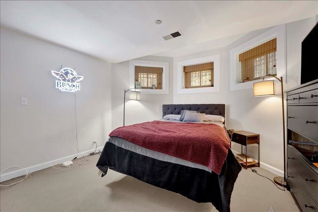 550 W Surf Street 002, Chicago, IL 60657