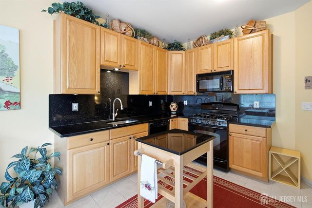 10 Wordsworth Court, East Windsor, NJ 08520