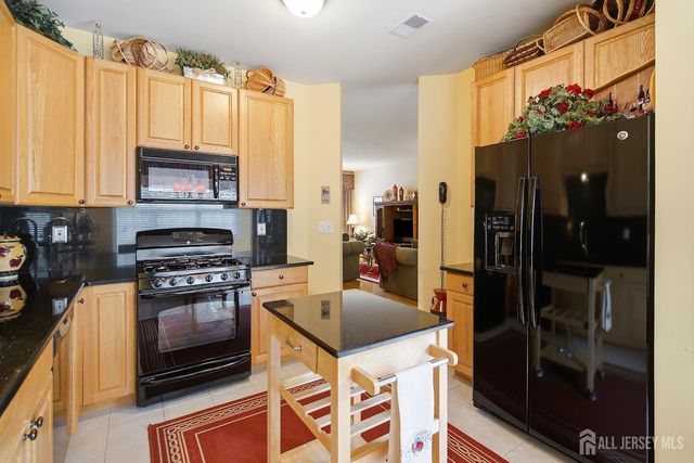 10 Wordsworth Court, East Windsor, NJ 08520