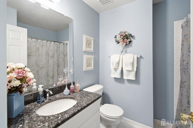 10 Wordsworth Court, East Windsor, NJ 08520