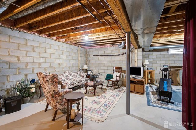 10 Wordsworth Court, East Windsor, NJ 08520