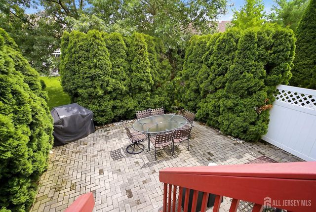 10 Wordsworth Court, East Windsor, NJ 08520