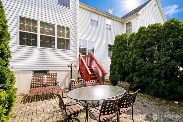 10 Wordsworth Court, East Windsor, NJ 08520