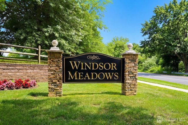 10 Wordsworth Court, East Windsor, NJ 08520
