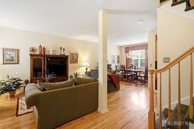 10 Wordsworth Court, East Windsor, NJ 08520