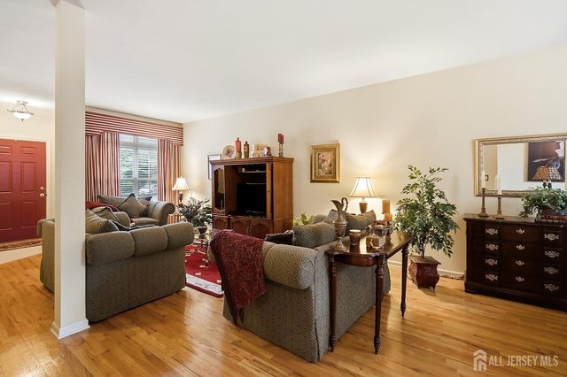 10 Wordsworth Court, East Windsor, NJ 08520