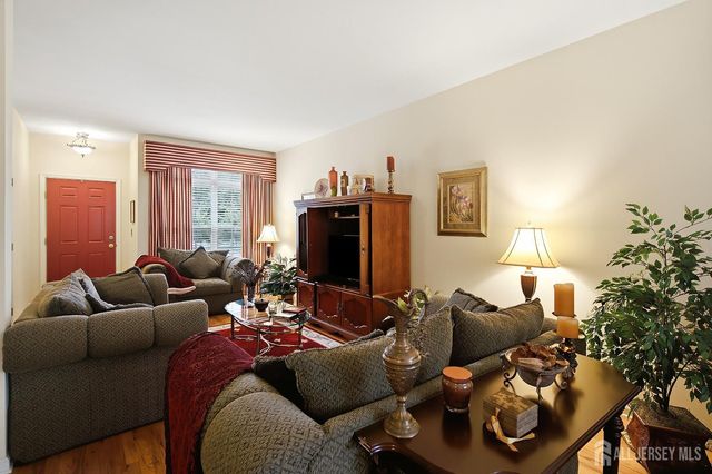 10 Wordsworth Court, East Windsor, NJ 08520