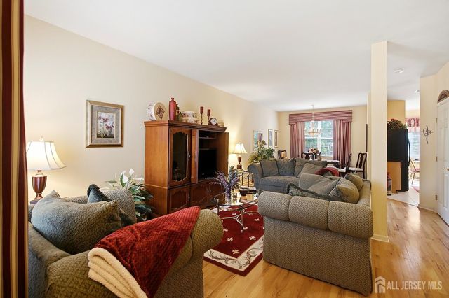 10 Wordsworth Court, East Windsor, NJ 08520