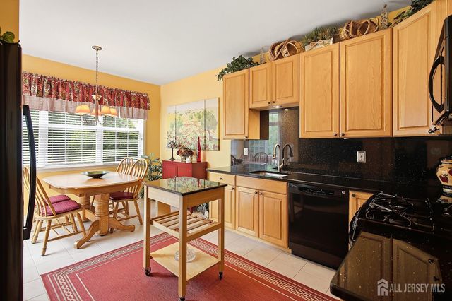 10 Wordsworth Court, East Windsor, NJ 08520