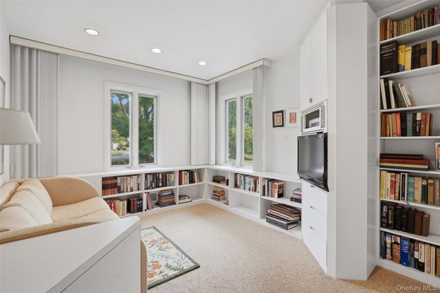 6 Greenhouse Circle, Rye Brook, NY 10573