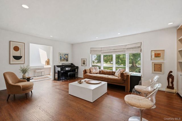 6 Greenhouse Circle, Rye Brook, NY 10573