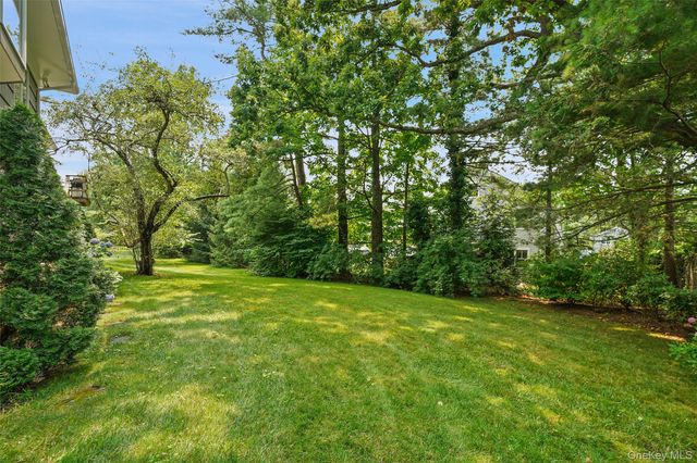 6 Greenhouse Circle, Rye Brook, NY 10573