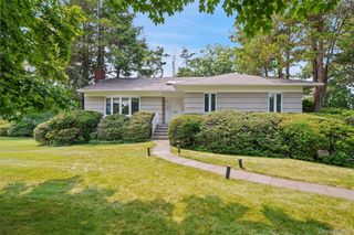 6 Greenhouse Circle, Rye Brook, NY 10573