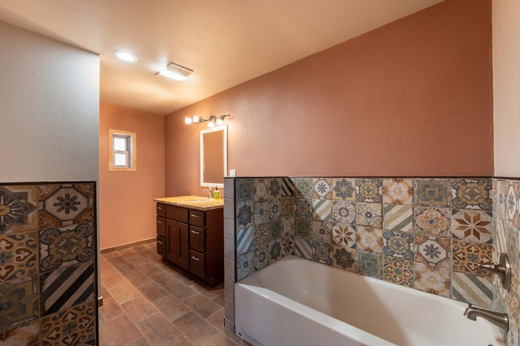 Image 20 of property listing at 12 Perdiz Canyon Road, Placitas, NM 87043