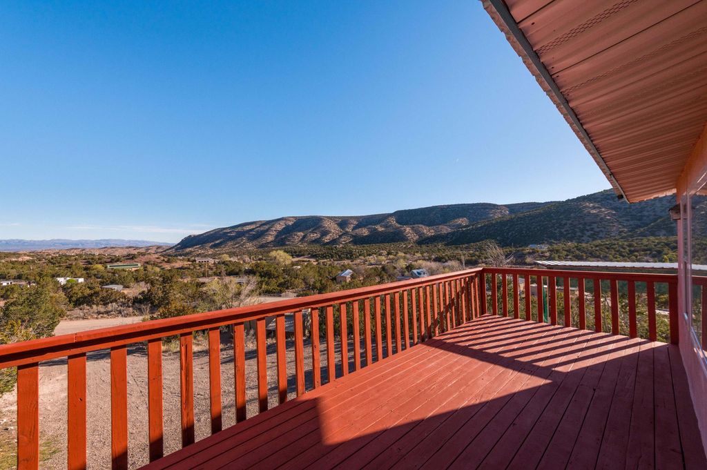 Image 4 of property listing at 12 Perdiz Canyon Road, Placitas, NM 87043