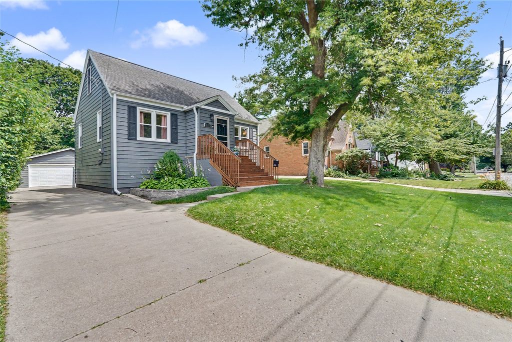 2117 44th Street, Des Moines, IA 50310