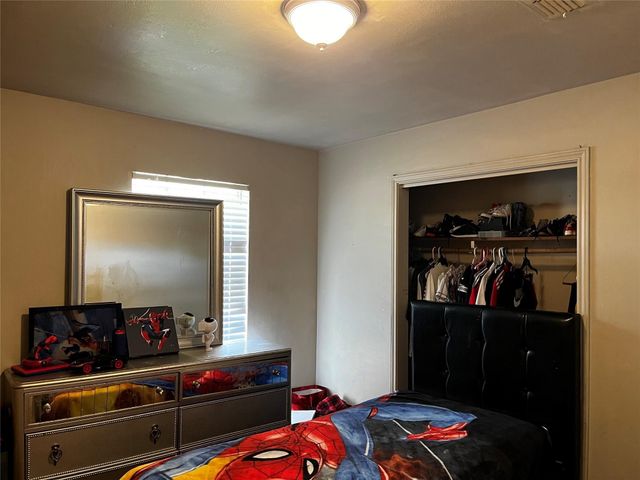 7727 Log Hollow Drive, Houston, TX 77040